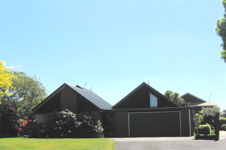 Photo of property in 12 Elvira Court, Bishopdale, Christchurch, 8053