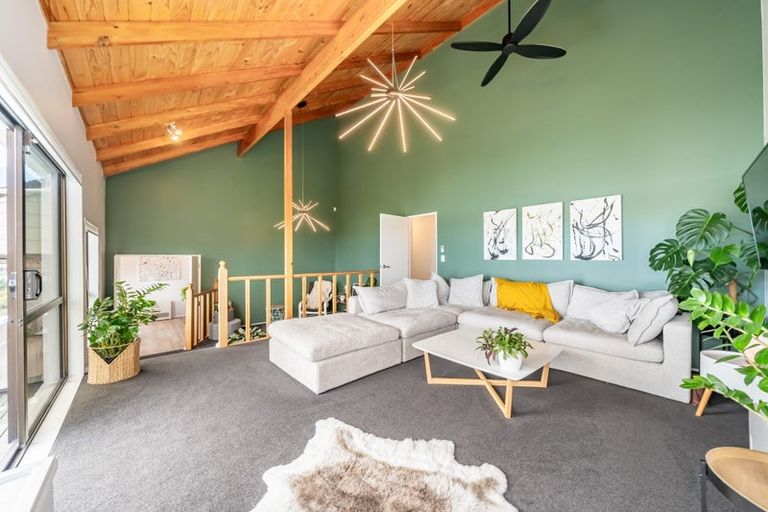 Photo of property in 45 The Crowsnest, Whitby, Porirua, 5024