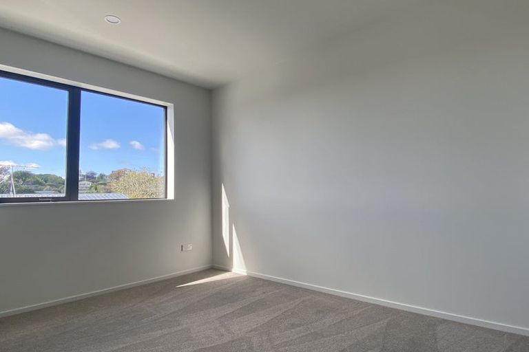 Photo of property in 31 Weldene Avenue, Glenfield, Auckland, 0629