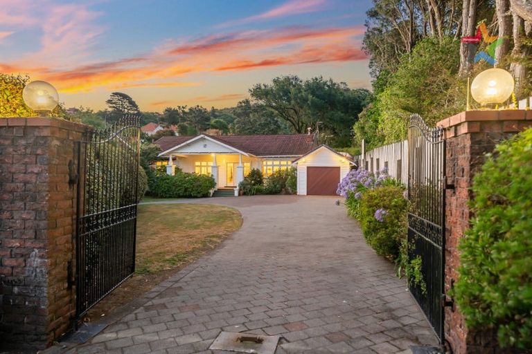 Photo of property in 52 Homewood Avenue, Karori, Wellington, 6012