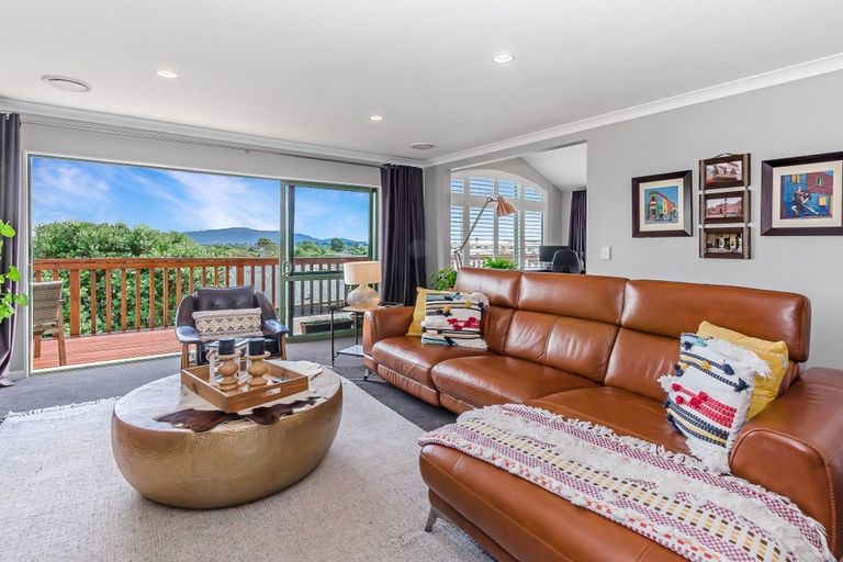Photo of property in 56 Kakariki Grove, Waikanae, 5036