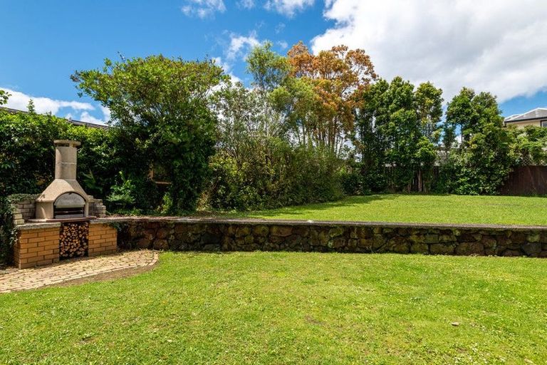 Photo of property in 254a East Coast Road, Forrest Hill, Auckland, 0620
