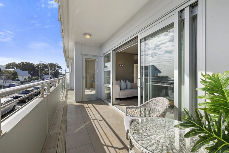 Photo of property in Quarterdeck, 3/4 Buller Street, New Plymouth, 4310