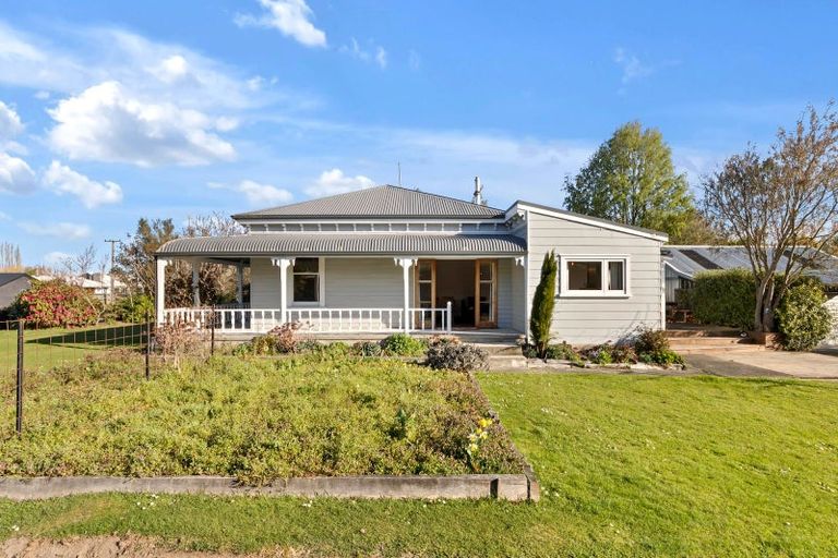 Photo of property in 260 Talbot Street, Geraldine, 7930