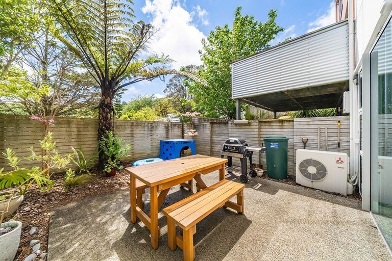 Photo of property in 60 Saddleback Grove, Karori, Wellington, 6012