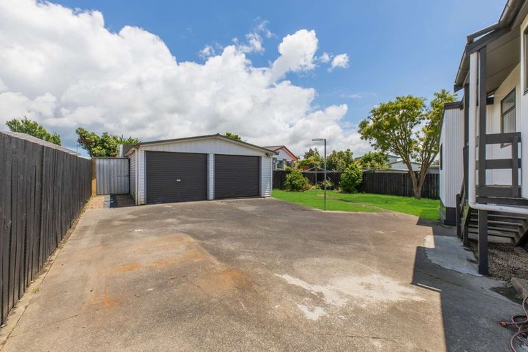 Photo of property in 4 Riverside Drive, Waiuku, 2123