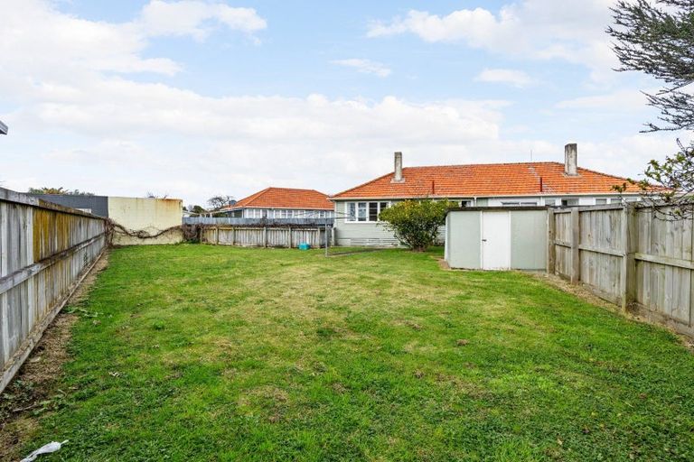 Photo of property in 8 Gardiner Place, Fairfield, Hamilton, 3214