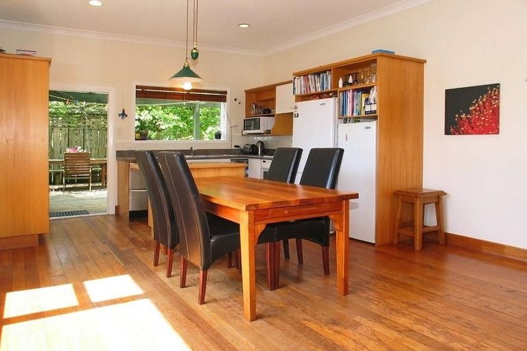 Photo of property in 74 Standen Street, Karori, Wellington, 6012