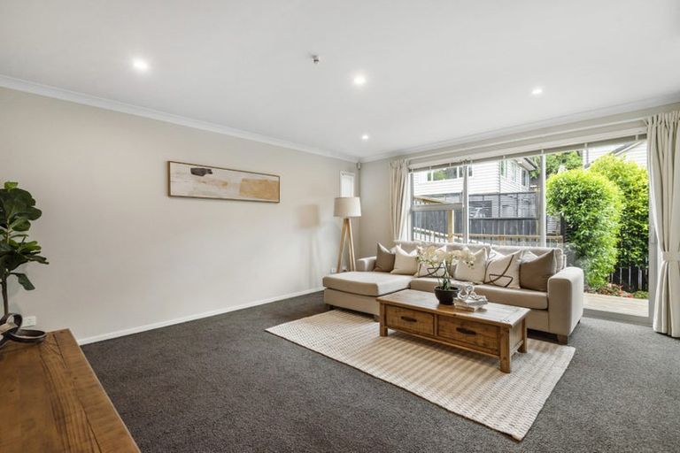 Photo of property in 3f Dallinghoe Crescent, Milford, Auckland, 0620
