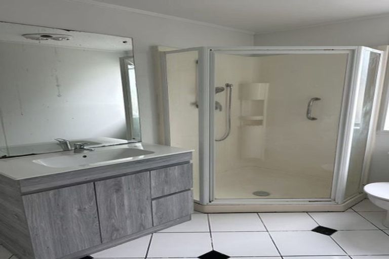 Photo of property in 1/127 Bucklands Beach Road, Bucklands Beach, Auckland, 2012