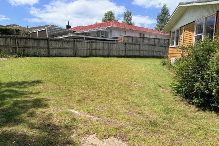 Photo of property in 13 Woodstock Road, Forrest Hill, Auckland, 0620