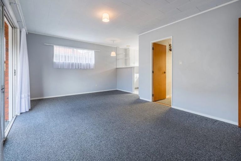 Photo of property in 2/16 Akehurst Avenue, New Lynn, Auckland, 0600