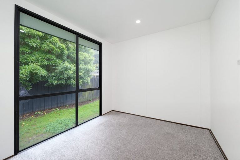 Photo of property in 2/16 Cameron Place, Ranui, Auckland, 0612