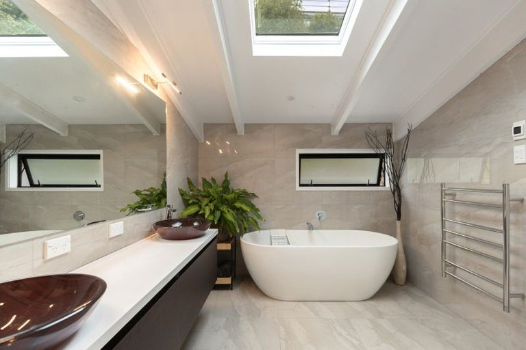 Photo of property in 20 Greenstone Place, Fernhill, Queenstown, 9300