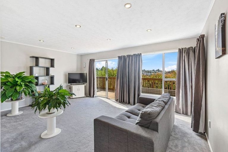 Photo of property in 13 Mcclintock Road, Massey, Auckland, 0614