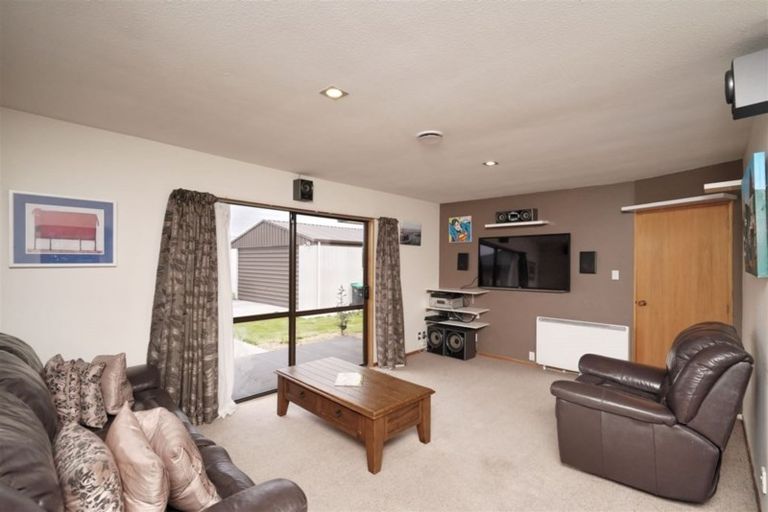 Photo of property in 48 Shannon Place, Belfast, Christchurch, 8051
