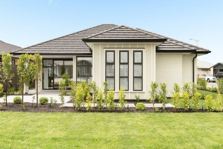 Photo of property in 1 Monaro Place, Papamoa, 3118