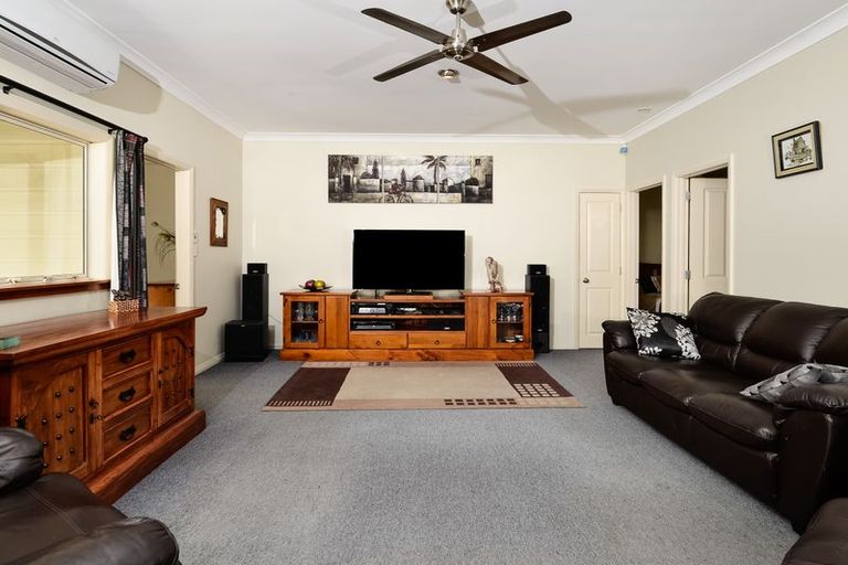 Photo of property in 7a Garelja Road, Henderson, Auckland, 0612
