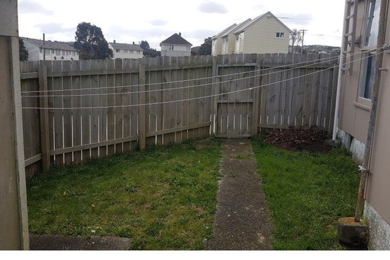 Photo of property in 5- 7 Hazard Grove, Cannons Creek, Porirua, 5024