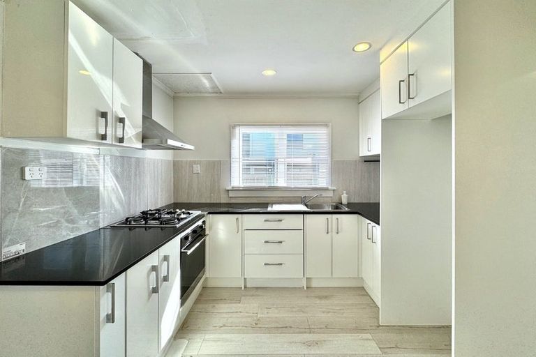Photo of property in 43 Scotts Road, Manurewa East, Auckland, 2102