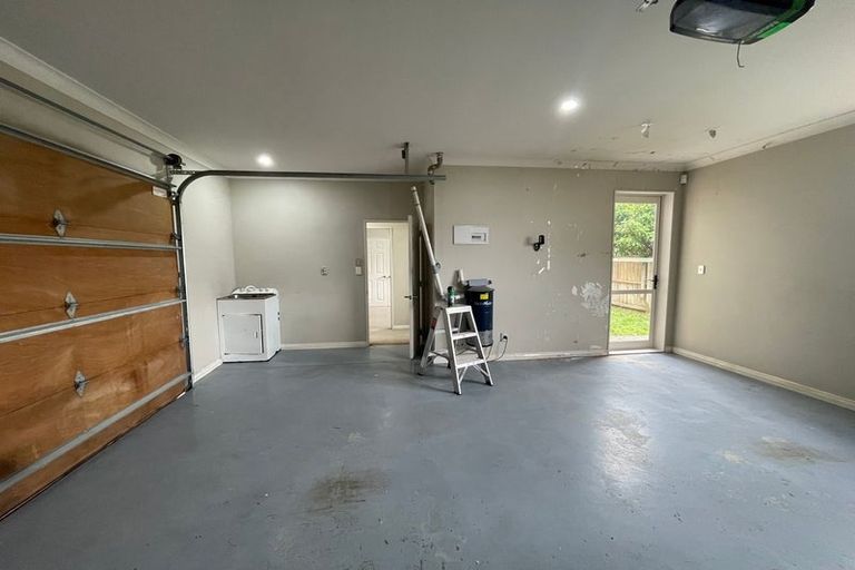 Photo of property in 32 Kaseng Place, East Tamaki Heights, Auckland, 2016