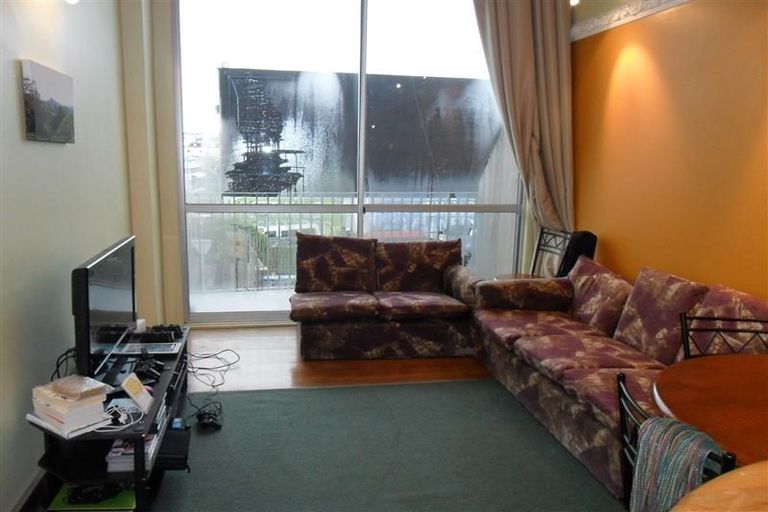 Photo of property in Qba Apartments, 1b/51 Webb Street, Mount Cook, Wellington, 6011