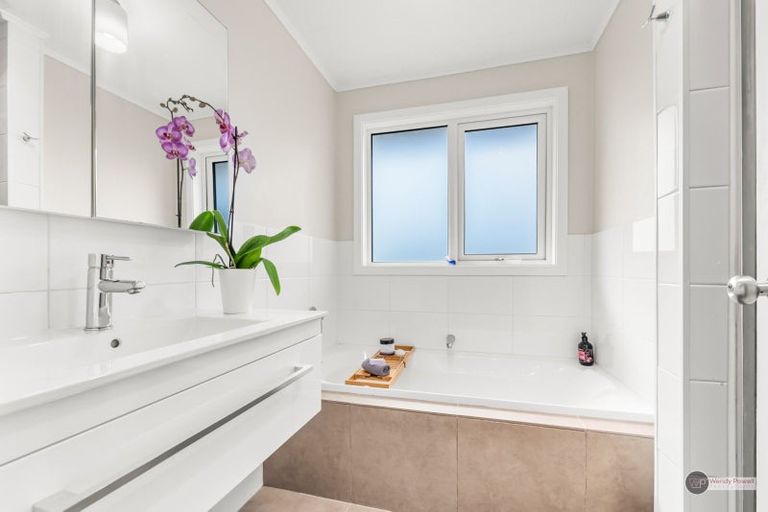 Photo of property in 5 Waiau Close, Kelson, Lower Hutt, 5010