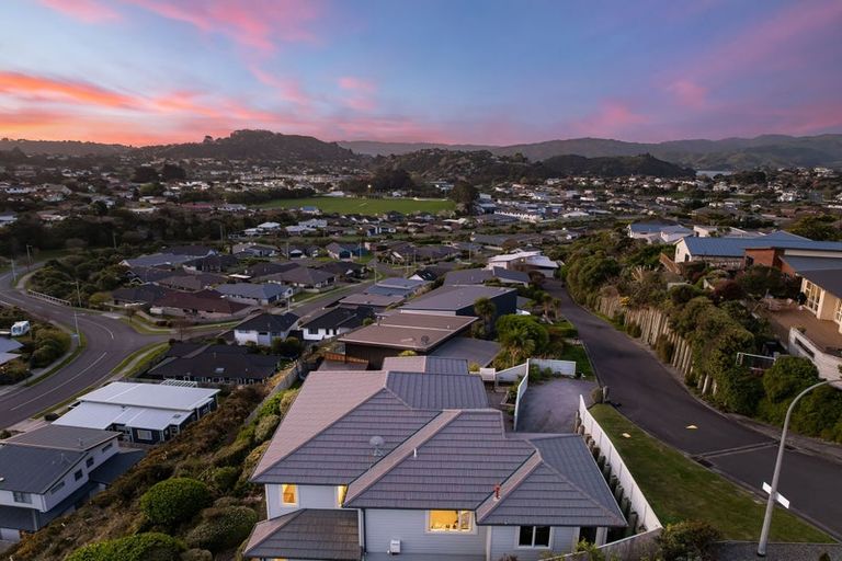 Photo of property in 8 Bluejacket Place, Whitby, Porirua, 5024