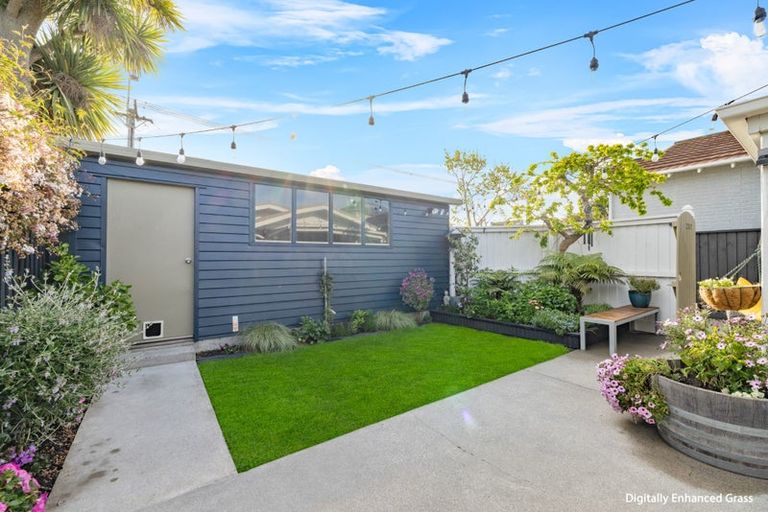 Photo of property in 237 Estuary Road, South New Brighton, Christchurch, 8062