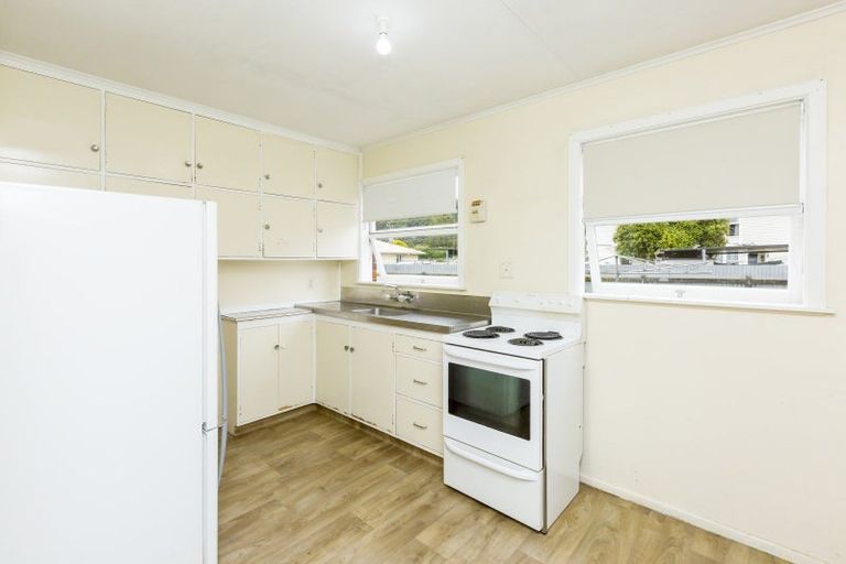 Photo of property in Shakespeare Flats, 8/48 Merton Street, Trentham, Upper Hutt, 5018