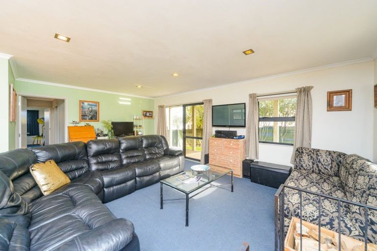 Photo of property in 130 Hillcrest Drive, Kelvin Grove, Palmerston North, 4414