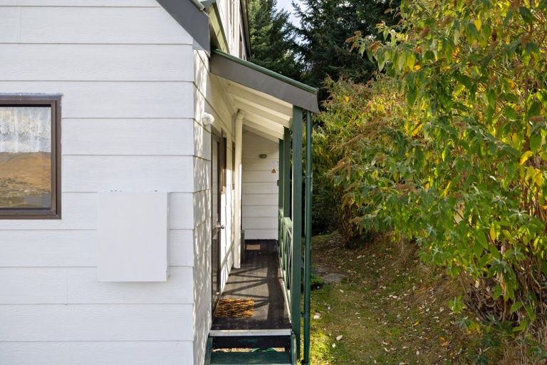 Photo of property in 1 Von Place, Fernhill, Queenstown, 9300