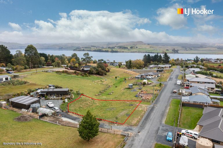 Photo of property in 24 George Street, Waihola, 9073