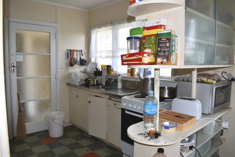 Photo of property in 84 Roberts Road, Te Atatu South, Auckland, 0610