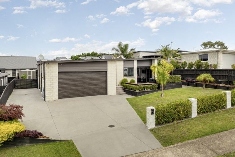 Photo of property in 5 Manotini Way, Pyes Pa, Tauranga, 3112