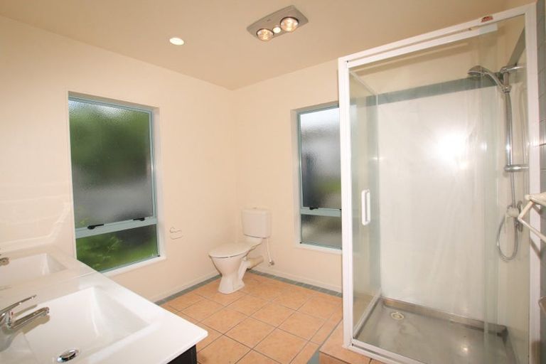 Photo of property in 3 Khaleel Place, Henderson, Auckland, 0612