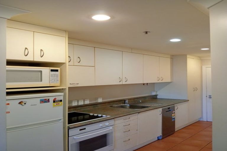 Photo of property in Terrace Garden Apartments, 3e/120 The Terrace, Wellington Central, Wellington, 6011