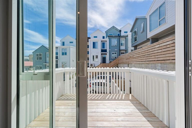Photo of property in 11/30u Pirie Street, Mount Victoria, Wellington, 6011