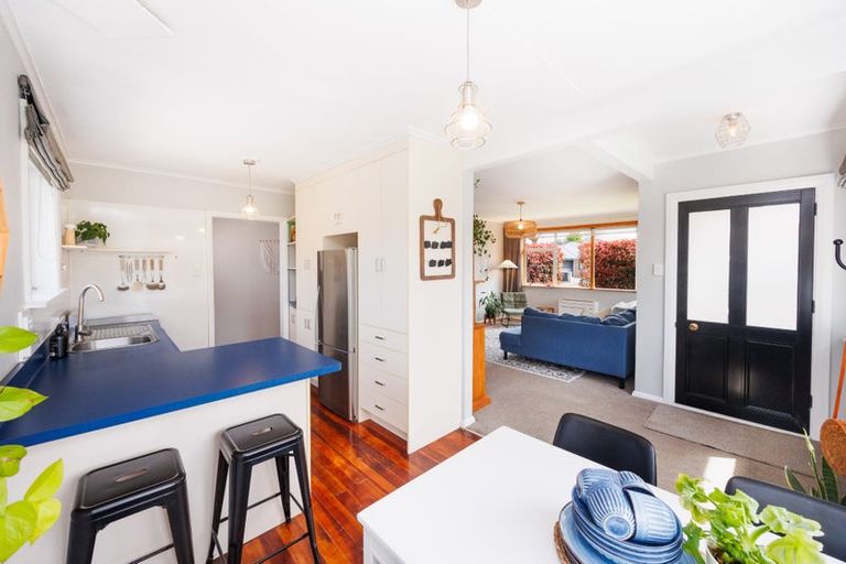 Photo of property in 2 Belfast Place, Roslyn, Palmerston North, 4414