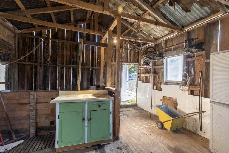Photo of property in 208 Adelaide Road, Dannevirke, 4930