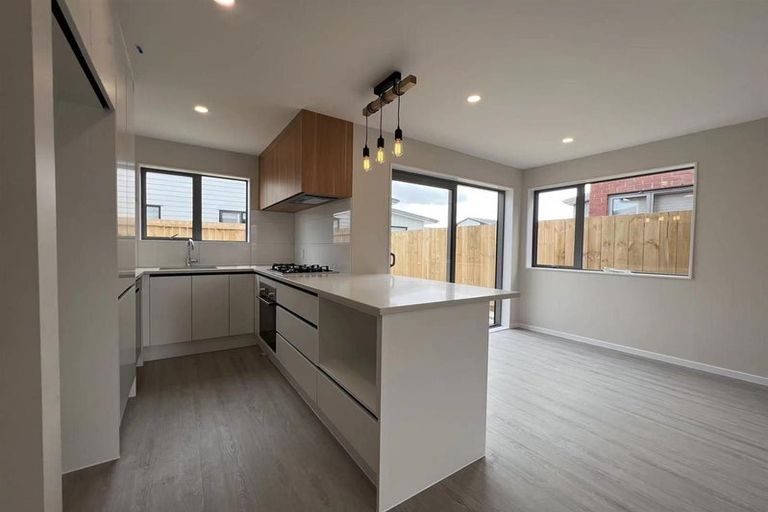 Photo of property in 65 Kaha Road, Papakura, 2110