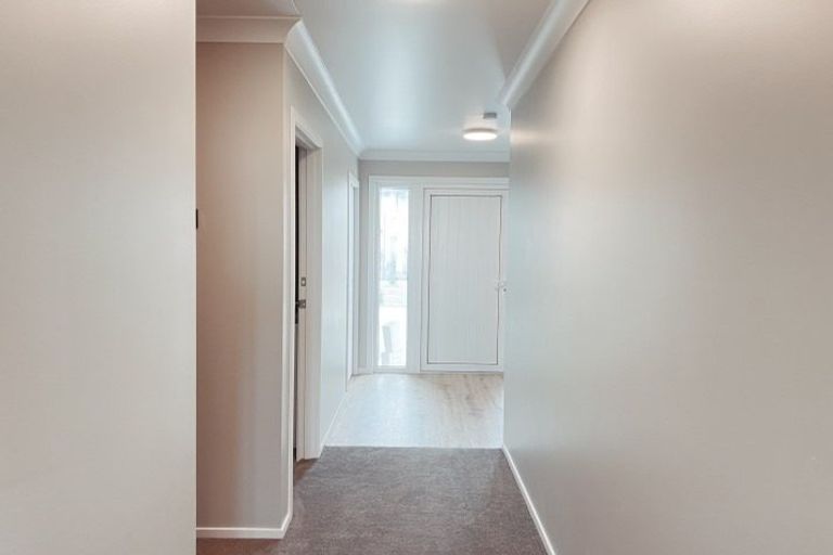 Photo of property in 18 Monaco Grove, Fitzherbert, Palmerston North, 4410