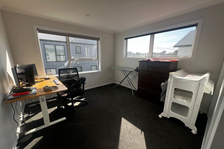 Photo of property in 14 Hokioi Drive, Kenepuru, Porirua, 5022
