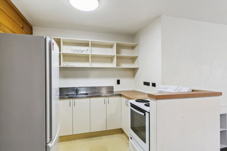 Photo of property in Drummond Street Flats, 17/19u Drummond Street, Mount Cook, Wellington, 6021