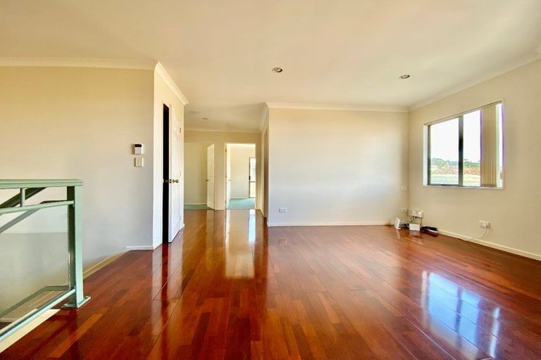 Photo of property in 7 Sesame Grove, Goodwood Heights, Auckland, 2105
