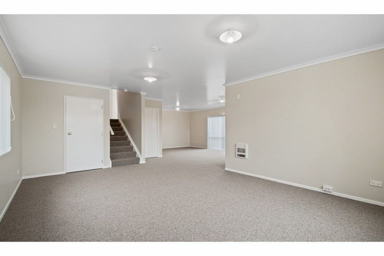 Photo of property in 211 Metcalfe Road, Ranui, Auckland, 0612