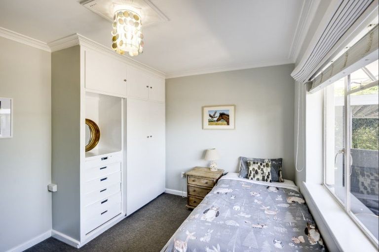 Photo of property in 28 Chester Street, Taradale, Napier, 4112