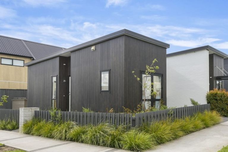 Photo of property in 34 Onekiritea Road, Hobsonville, Auckland, 0616