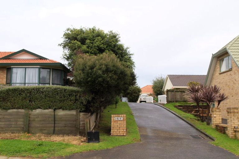 Photo of property in 8 Hagen Close, Golflands, Auckland, 2013