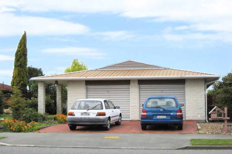 Photo of property in 12 Kinley Street, Rangiora, 7400
